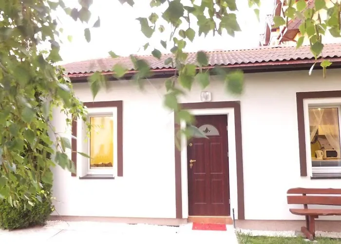 Pod Modrzewiem Dąbki