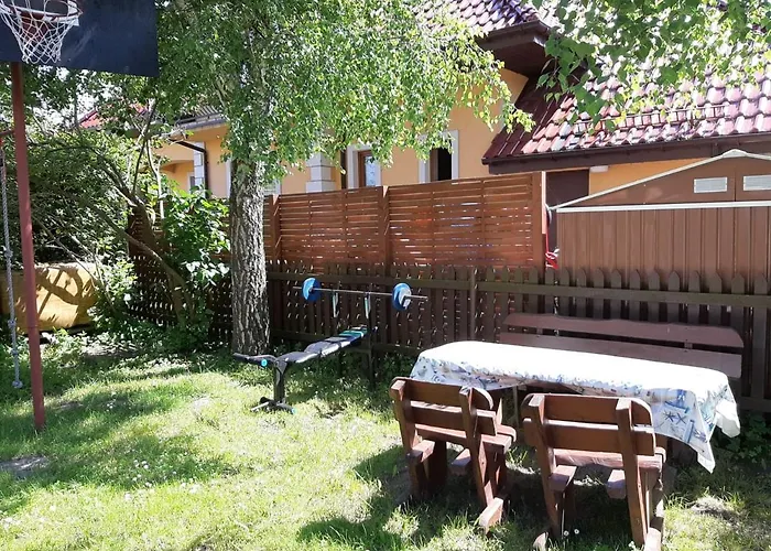 Pod Modrzewiem Lodge Dąbki
